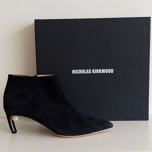 Nicholas Kirkwood Pearl Suede Ankle Boots. Size 8. Color Black.